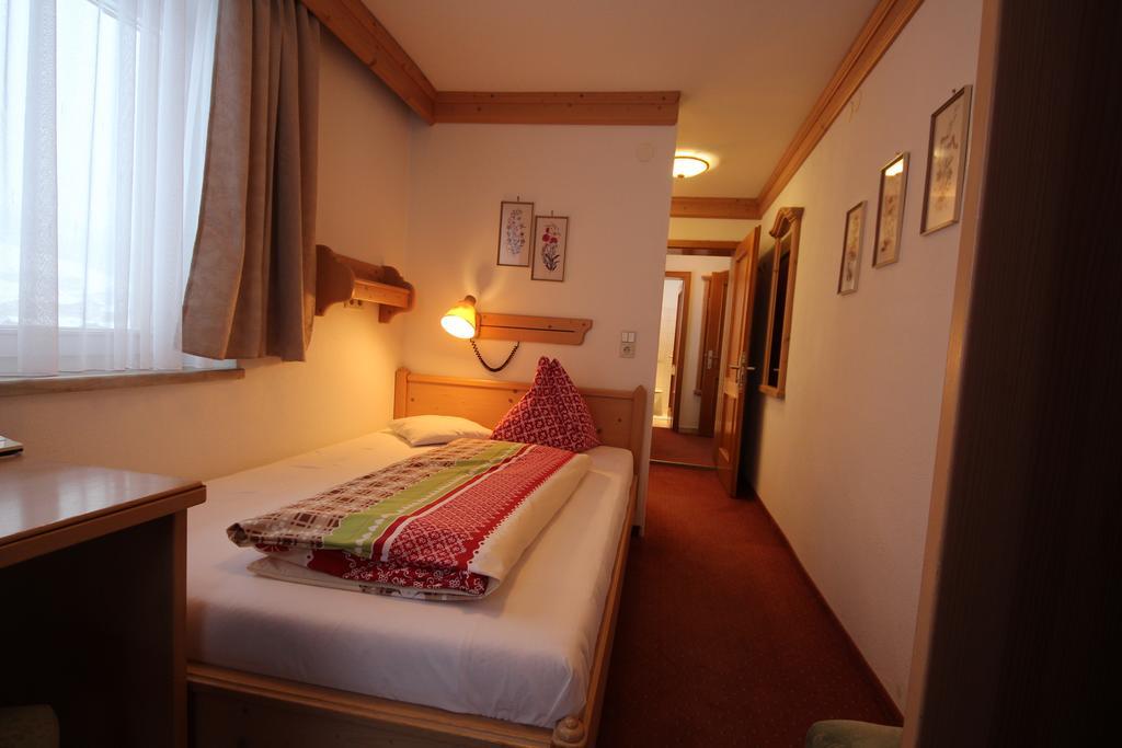 Hotel Garni Laerchenhof Лех-ам-Арльберг Екстер'єр фото