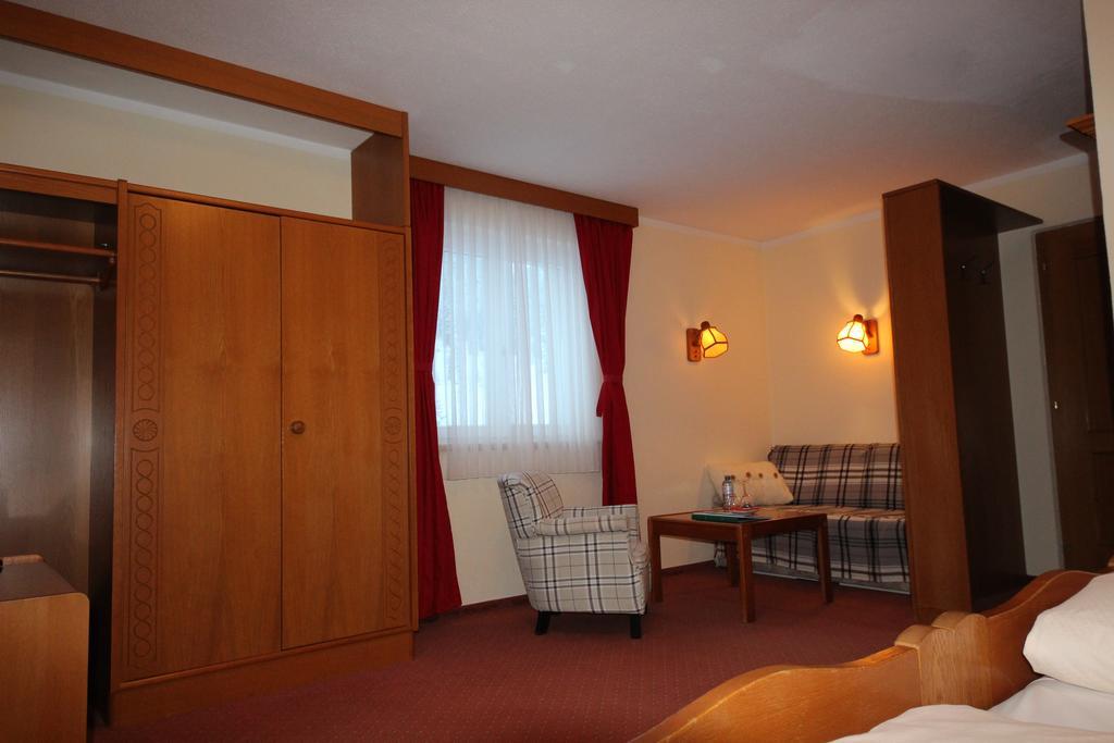 Hotel Garni Laerchenhof Лех-ам-Арльберг Екстер'єр фото