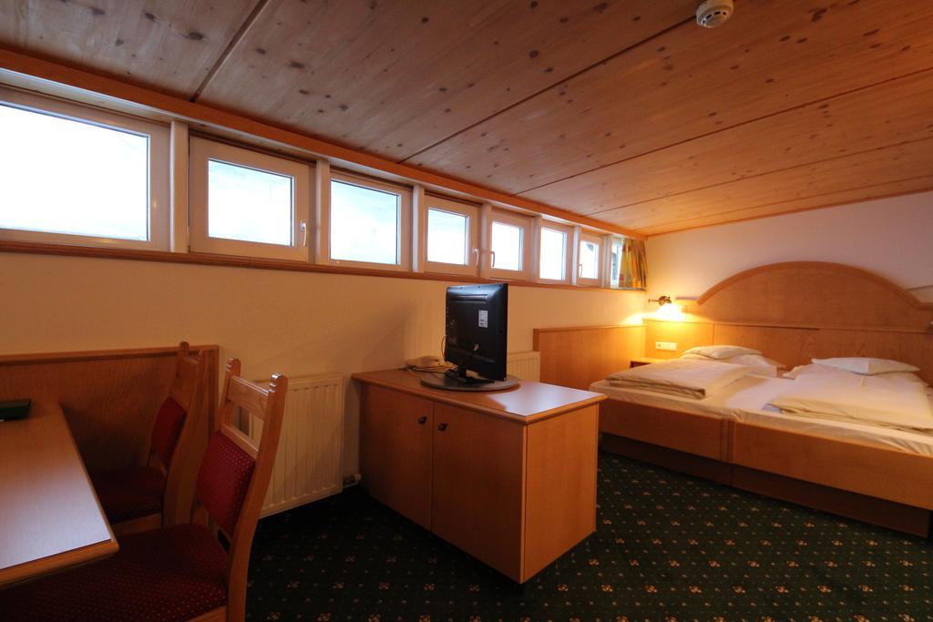 Hotel Garni Laerchenhof Лех-ам-Арльберг Екстер'єр фото